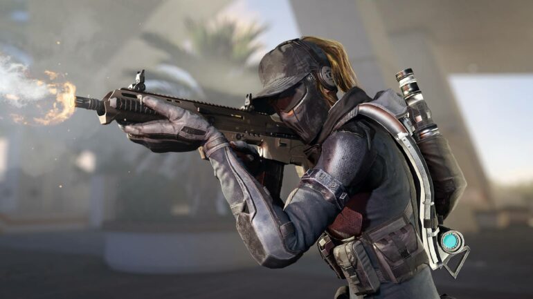 XDefiant character wielding weapon